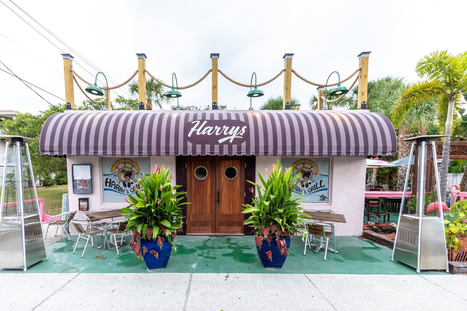 Anna Mari Island Best Burgers - Harry's Grill